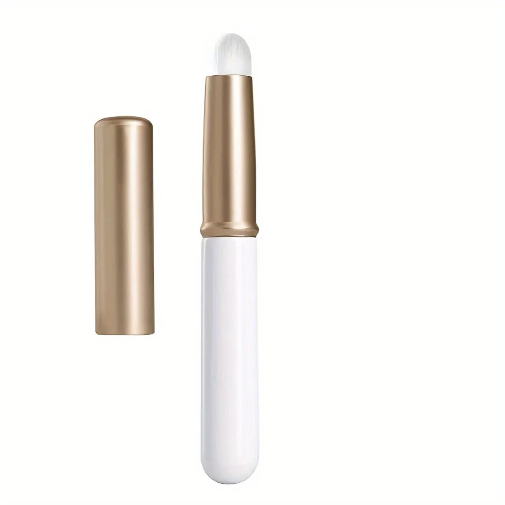 YMOLGA Lip/Concealer/Lip Gloss Brush With Cover