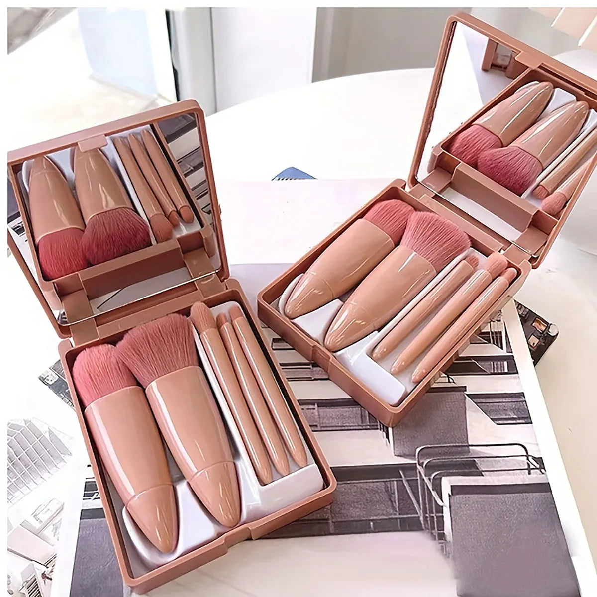 WRDEW 5Pcs Portable Makeup Brush Set With Mirror